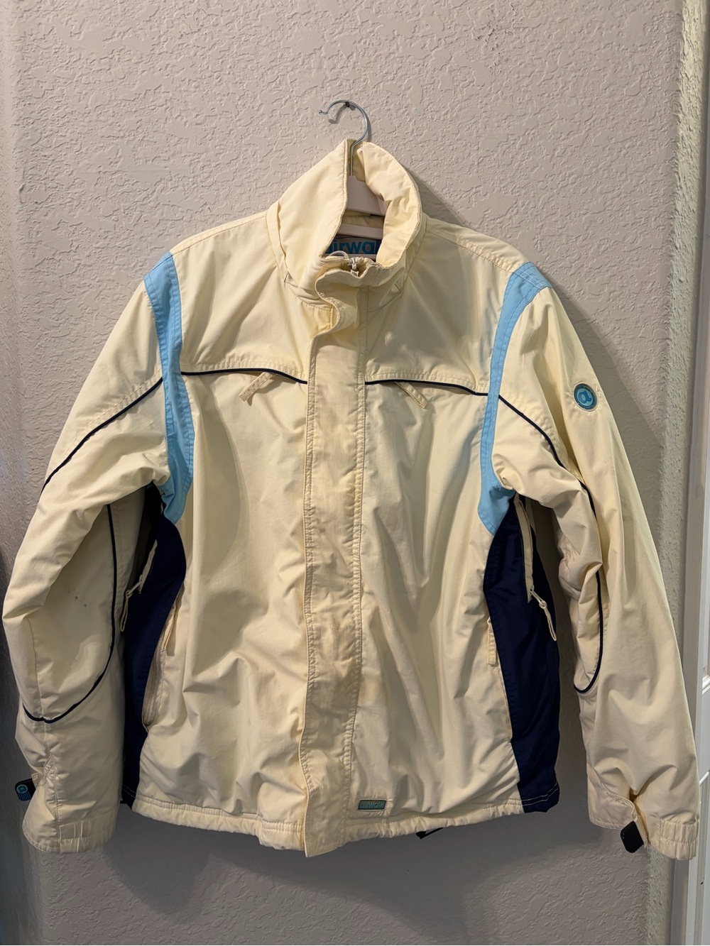 Vintage Y2K Airwalk Snow Tech Ski/Snowboard Jacket - Medium